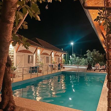 Guesthouse Lord Byron Tepelene Ngoại thất bức ảnh