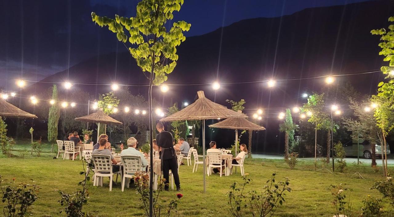 Guesthouse Lord Byron Tepelene Ngoại thất bức ảnh