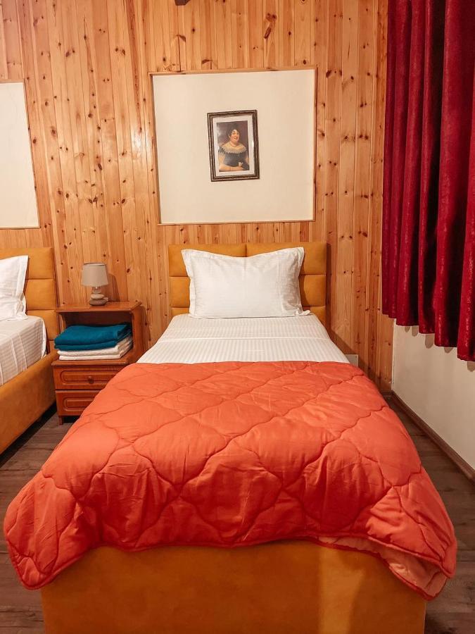 Guesthouse Lord Byron Tepelene Ngoại thất bức ảnh